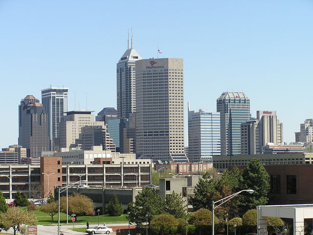 640px-Downtown_indy_from_parking_garage_zoom